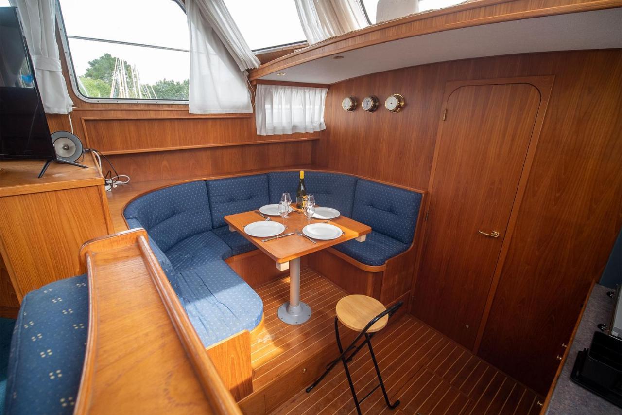 Vedette Hollandaise De 13 M Pour Sejour Insolite Hotel Nivillac Exterior photo